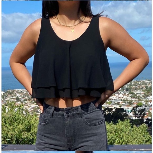 Woman’s Black Chiffon Ruffle Flowy layered crop tank top. Size M. - Picture 2 of 7